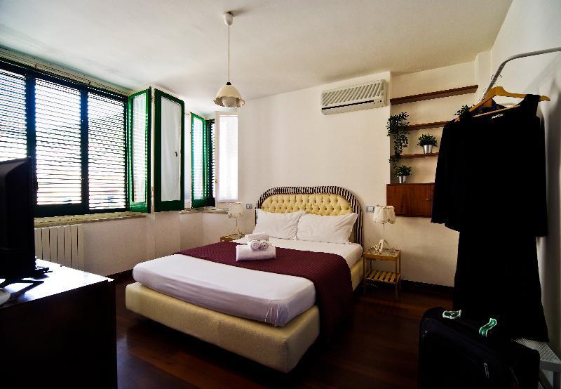 Bed And Travel Apartment Dogana Regia 15 Salerno Exterior photo