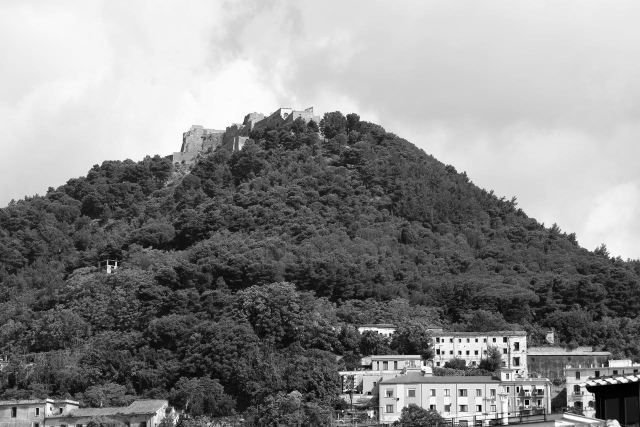 Bed And Travel Apartment Dogana Regia 15 Salerno Exterior photo