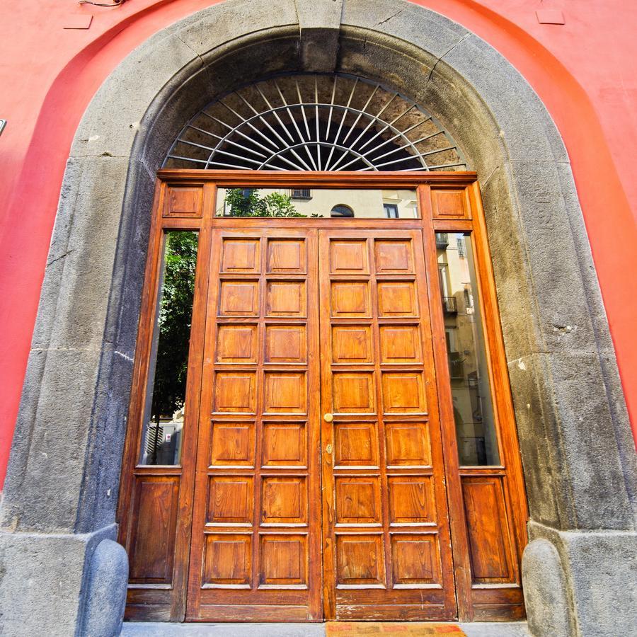 Bed And Travel Apartment Dogana Regia 15 Salerno Exterior photo